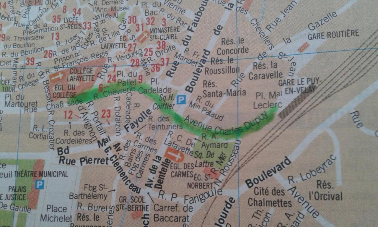 Le Puy-en-VelayLe Sultan Du Theron 3Em Etage公寓 外观 照片